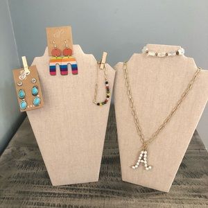 Plunder jewelry sets. 5 pieces in each set